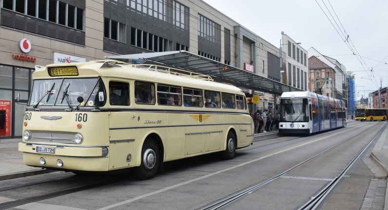 110 Jahre Bus in Dresden -Jubuläumswochenende am 06. /07. April ©MeiDresden.de