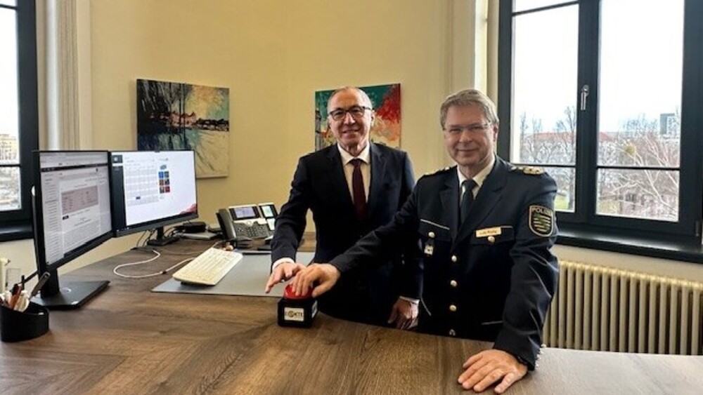 Wolfgang Schwürzer, Leitender Oberstaatsanwalt der Staatsanwaltschaft Dresden und Lutz Rodig, Polizeipräsident der Polizeidirektion Dresden. Foto: Polizeidirektion Dresden