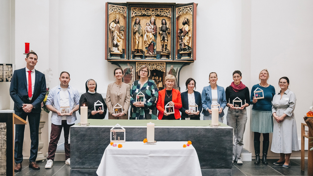 m Rahmen einer Andacht in der Kapelle der Ordensschwestern erhielten die Mitarbeitenden des neuen Tageshospizes den Segen für ihre Arbeit. © Krankenhaus St. Joseph-Stift Dresden