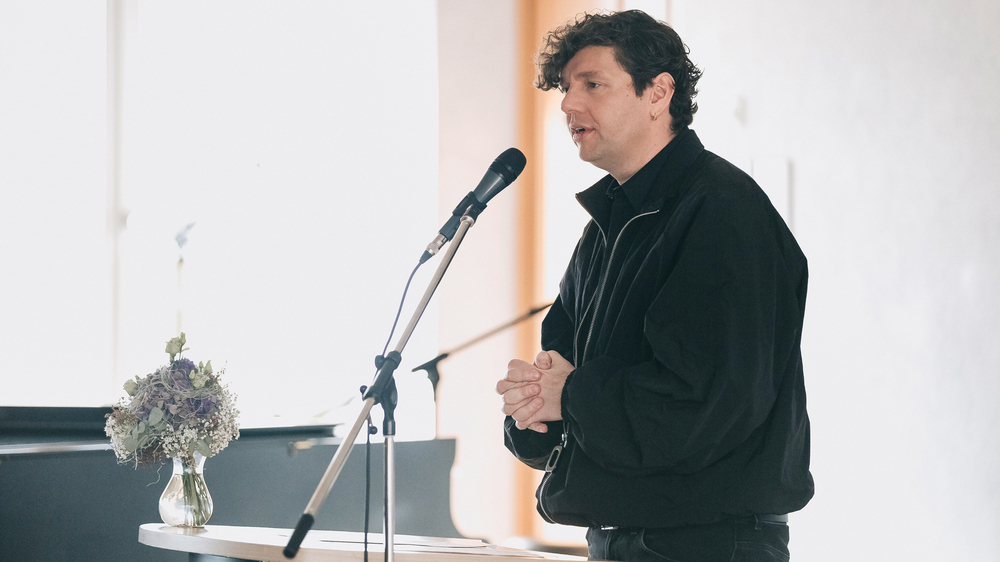 Der Dresdner Musiker, Schauspieler und Regisseur Christian Friedel hat die Schirmherrschaft für das neue Tageshospiz übernommen. © Krankenhaus St. Joseph-Stift Dresden