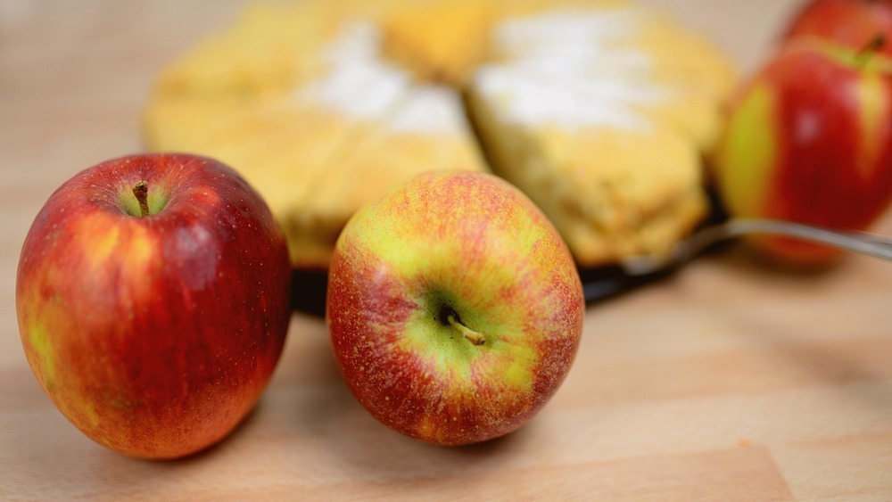 Äpfel zur Weihnachtszeit: richtig lagern, lecker verwenden. Foto: congerdesign auf Pixabay