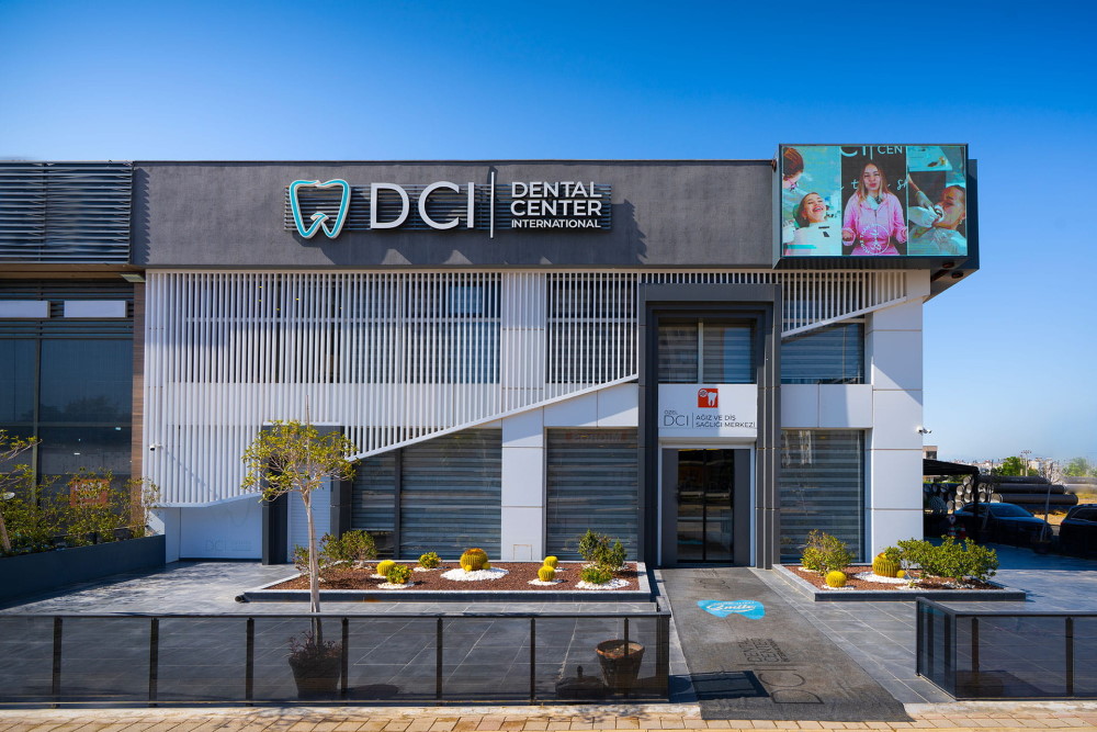 © DCI