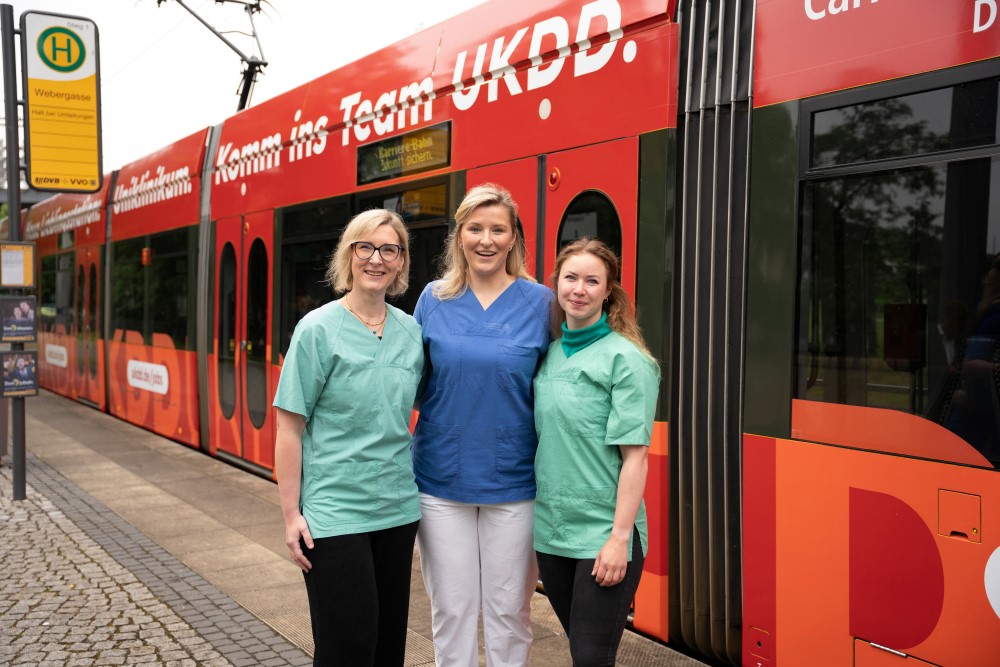 Komm ins Team UKDD  - Pflegekräfte aus dem OP und der Station werben um neue Kollegen   Foto: UKDD/Michael Kretzschmar