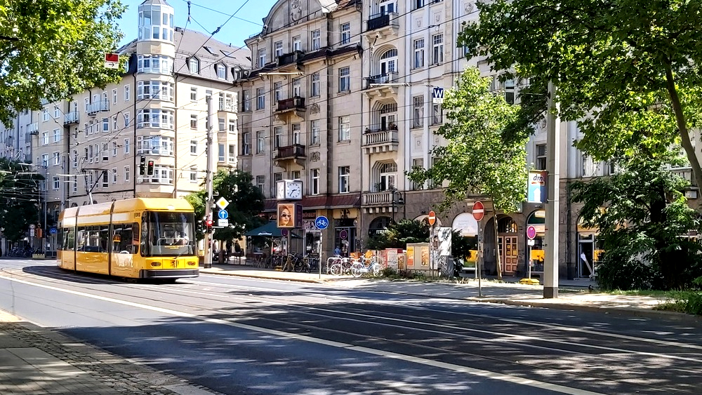 Weichenreparatur auf der Bautzner Straße:  Straßenbahnlinien 6, 8 und 11 mit veränderter Linienführung. Foto: MeiDresden.de