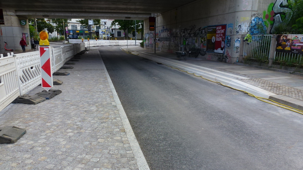 Neue barrierefreie Bushaltestellen am Leisniger Platz © Landeshauptstadt Dresden / Straßen- und Tiefbauamt