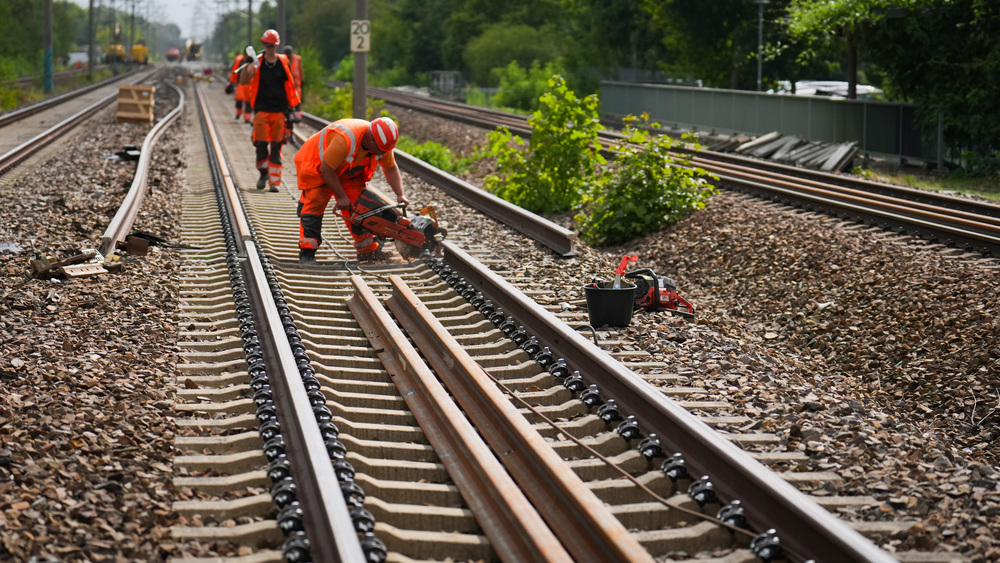 DB Bahnbau Gruppe eröffnet neues Qualifizierungszentrum in Knappenrode. Foto: Deutsche Bahn AG / Oliver Lang