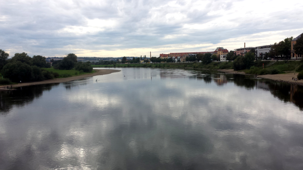 Ein sogenannter Kaltlufttropfen zieht hin und her über Deutschland und sorgt für wechselhaftes Wetter. Foto: MeiDresden.de