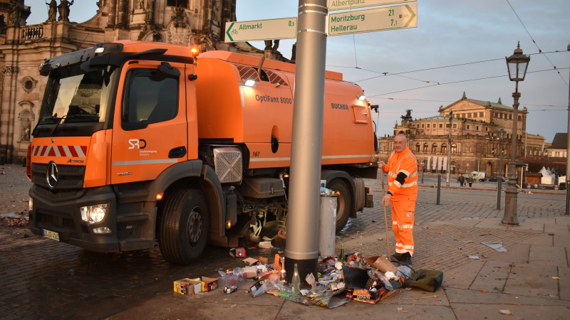 Jens Rosel (60) am Schloßplatz Dresden  Foto: © MeiDresden.de/Mike Schiller