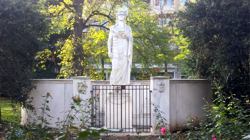 Friedrich Schiller Denkmal an der Hauptstraße kurz vor dem Alberplatz ©MeiDresden.de