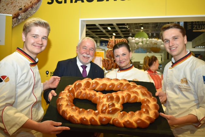 In der Halle 3 wurde die Schaubäckerei eröffnet. Foto: MeiDresden.de/Mike Schiller