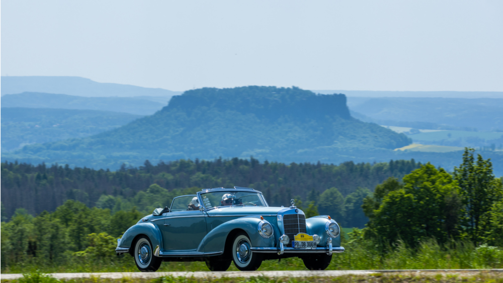  vergangenen Samstag tourte das „rollende Museum“ der ADAC Deutschland Klassik ein letztes Mal durch das facettenreiche Sachsen ©ADAC Klassik