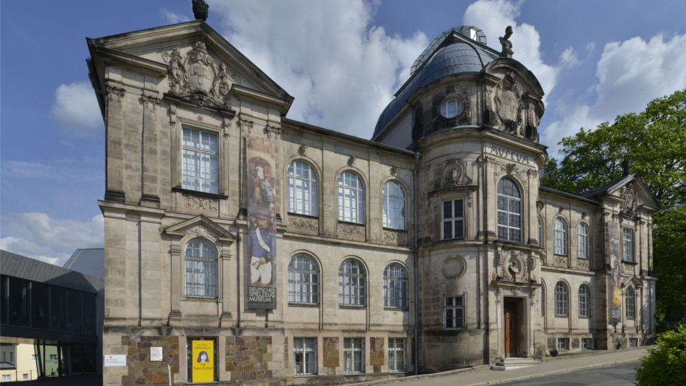 Das Deutsche Spielzeugmuseum ist das älteste Spielzeugmuseum Deutschlands. Foto: DJD/Deutsches Spielzeugmuseum/Thomas Wolf