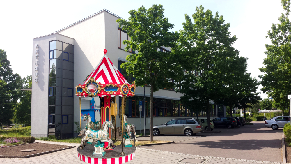 In 4 Wochen ist es soweit: »Wir sind Familie« heißt es am 26. August zum diesjährigen Stadtfest in Coswig ©MeiDresden.de (Bildmontage)