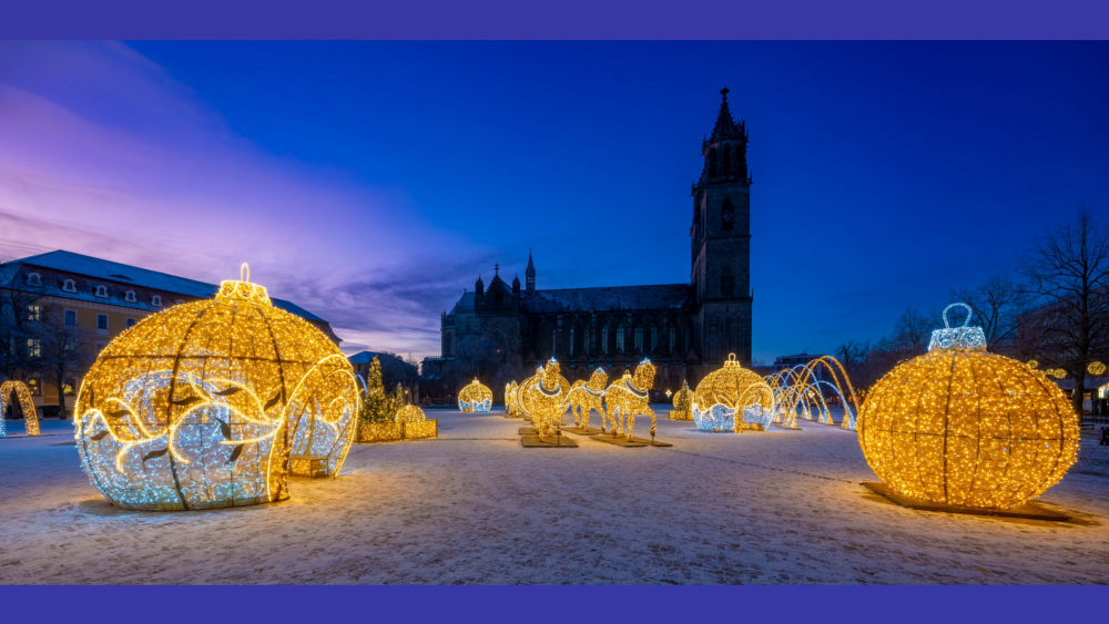 Die Lichterwelt sorgt für eine unvergleichliche Atmosphäre in der Magdeburger Innenstadt: Galoppierende Pferde und begehbare Christbaumkugeln sind nur einige der vielen leuchtenden Kunstwerke. Foto: DJD/Magdeburg Marketing/Andreas Lander