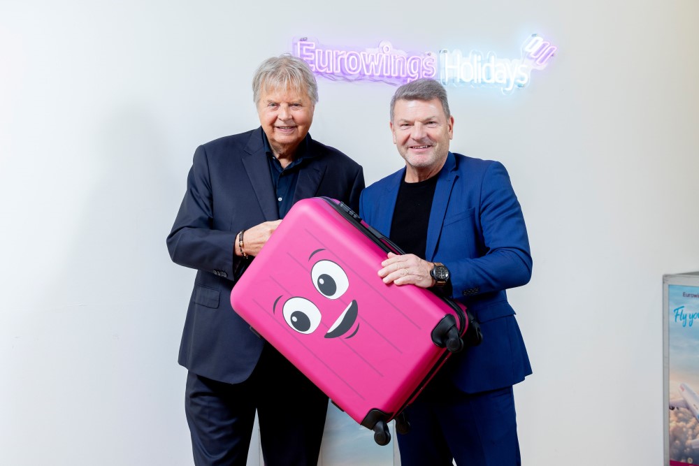 Jens Bischof und Karlheinz Kögel + Holly   Foto: Eurowings 