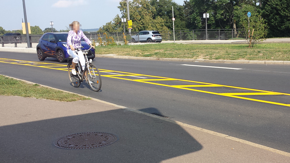 Radweg Verkehrsversuch auf der Carolabrücke eingeweiht ©MeiDresden.de