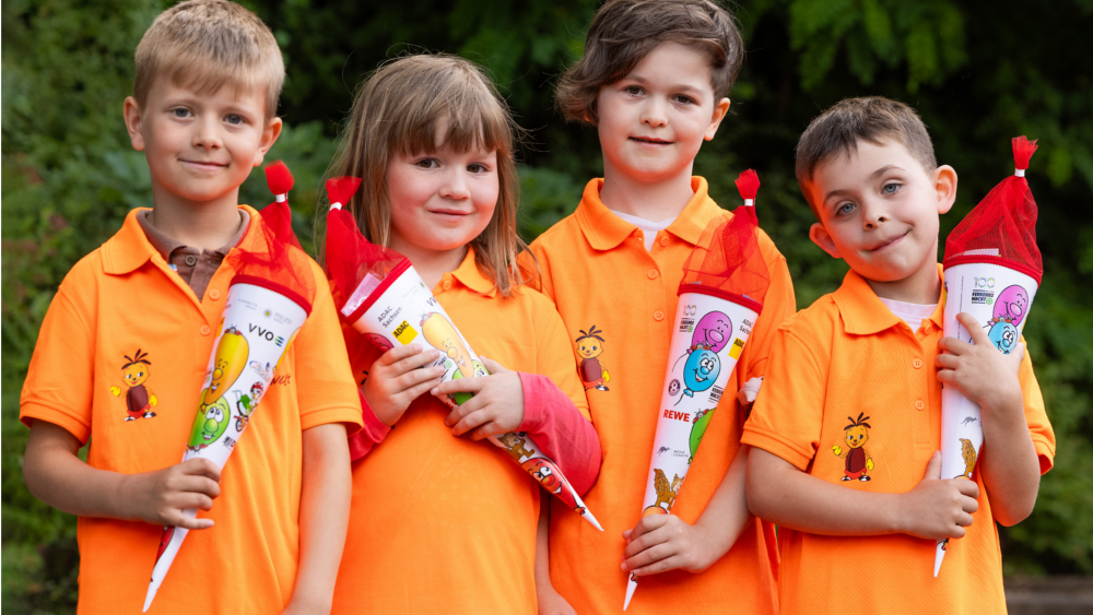 v.l.n.r.: Jonas, Pauline, Hanna und Liam waren 2024 die ersten Dresdner ABC-Schützen, die ihre Zuckertüte in den Händen halten konnten. ©ADAC Sachsen / Jürgen Lösel 