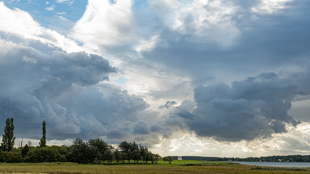 Es kracht mal wieder ordentlich im Lande: Am Dienstag steht uns eine Unwetterlage ©Symbolfoto (Pixabay)