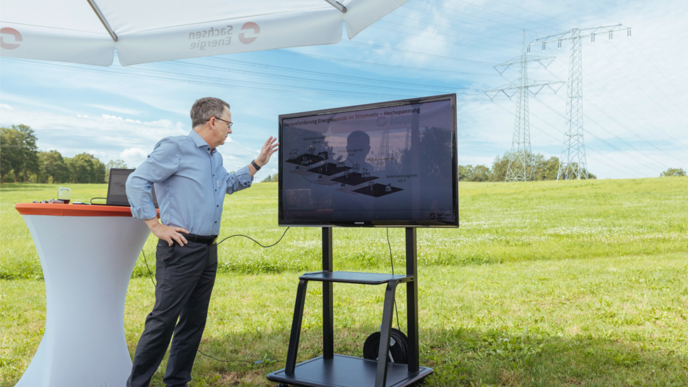 Dr. Steffen Heine , Geschäftsführer der SachsenNetze beim offiziellem Start des Leitungsbaus am Freitag in der Nähe von Dürrröhrsdorf Dittersbach ©Oliver Killig