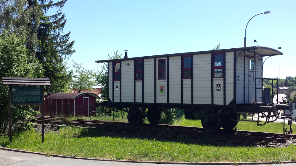 Historischer Wagen der Windbergbahn am ehemaligen Bahnhof in Possendorf ©MeiDresden.de