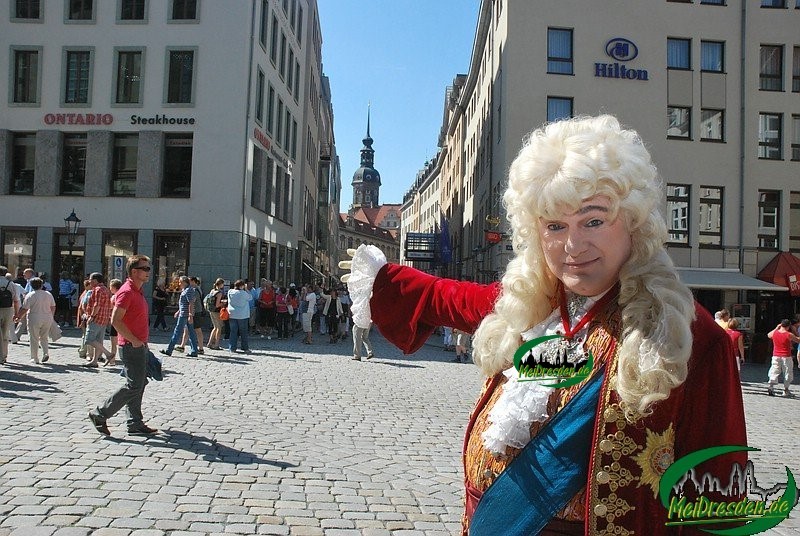 Steffen Urban als August der Starke auf einem EXKLUSIVEN Rundgang durh Dresden 2011  Foto: EXKLUSIV © MeiDresden.de