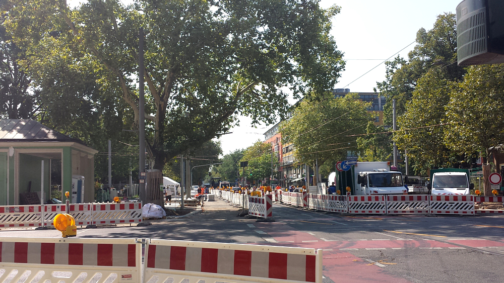 Aktuell wird noch die Fahrbahn auf der Nord-Süd Achse am Fetscherplatz fertiggestellt ©MeiDresden.de