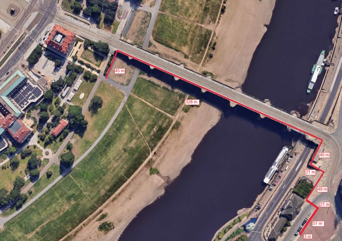 Den Verlauf der Leitungen finden Sie hier skizziert: Provisorische Fernwärmeleitungen auf der Augustusbrücke sichern im kommenden Winter die Wärmeversorgung (sachsenenergie.de)