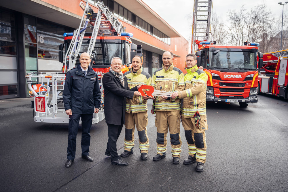 Dr. Michael Katzsch, Leiter des Brand- und Katastrophenschutzamtes und icherheitsbürgermeister Jan Pratzka    Foto: © Feuerwehr Dresden