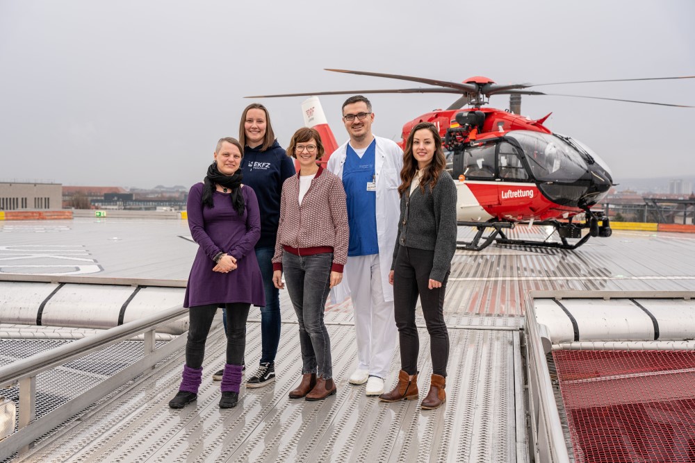 Forschungsprojekt ARAS am EKFZ ( v.l.): Claudia Wojciechowski, Anja Hübner, Dr. Jessica Barlinn, Dr. Simon Winzer, Maren Kählig  Foto: PR