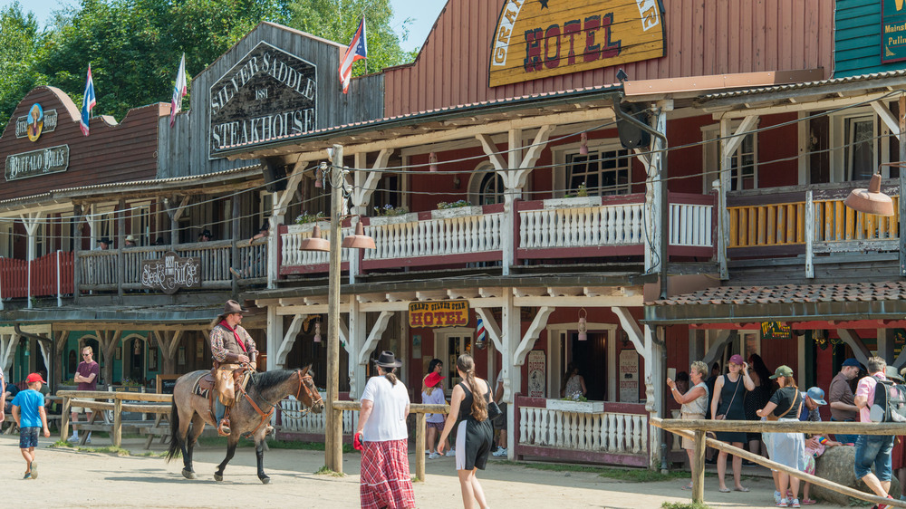 Mitten im Harz tut sich in der Westernstadt Pullman City eine filmreife Welt auf. Foto: DJD/Tourismusbetrieb Oberharz am Brocken/Jan Reichel