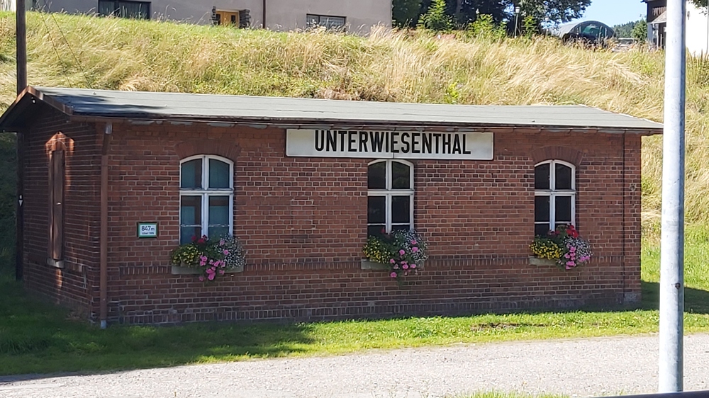 Halt am Bahnhof Unterwiesenthal. Foto: MeiDresden.de