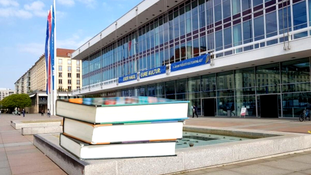 Städtische Bibliothek im Kulturpalast. Fotomontage: MeiDresden.de