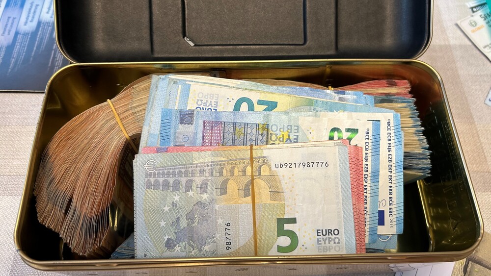 Bargeld . Foto: Zoll