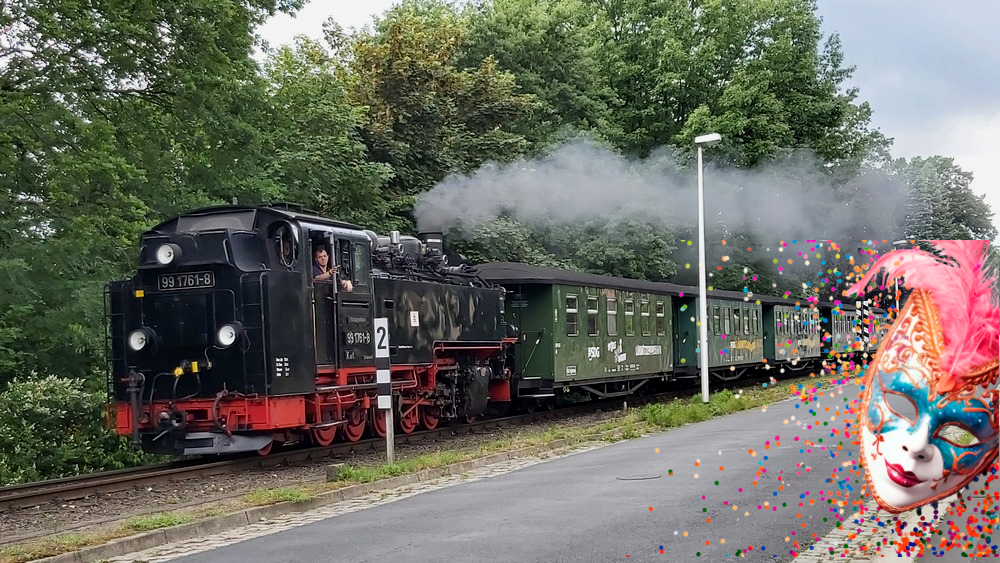Mit Volldampf zum Radeburger Faschingsumzug . Foto: MeiDresden.de (Bildmontage)