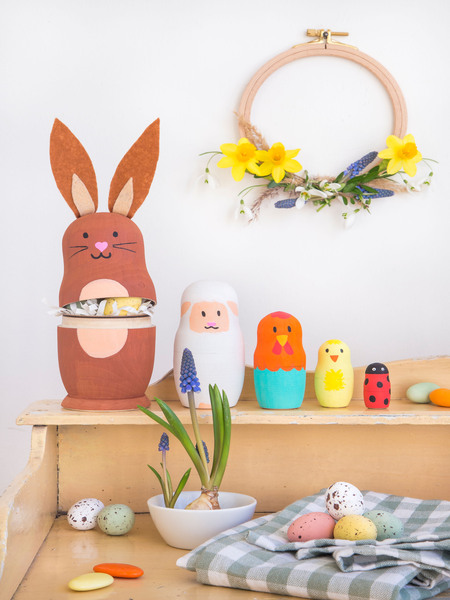 Bei selbstgemachten Matroschkas nicht unüblich: Aus einem Hasen krabbelt irgendwann ein kleiner Marienkäfer. Foto: DJD/Pilot Pen/Christin Pardun