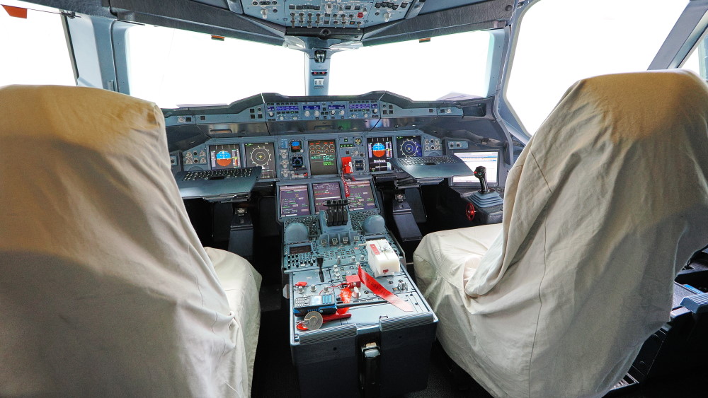 Lufthansa A380 "Mike Hotel"  in der Halle 285 der Elbe Flugzeugwerke Dresden zum C-Check und den Umrüstungen in der Business Class  Foto: © Ralf Hasenpflug