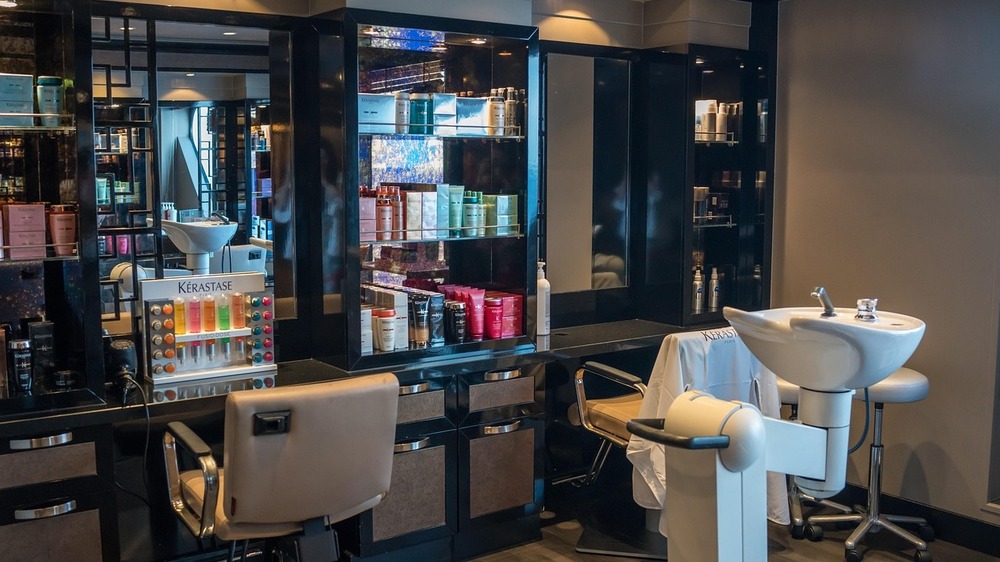 Bundesweite Schwerpunktprüfung im Friseur- und Kosmetikgewerbe. Symbolfoto: Michelle Maria auf Pixabay