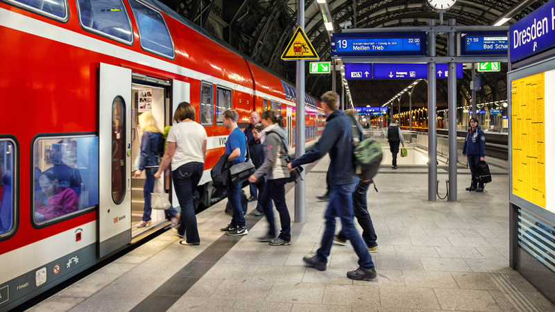 DB AG S- Bahn Nachtverkehr In DresdenHbf ©Lars Neumann 